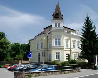 Hotel Nobys - Nová Bystřice - Будівля