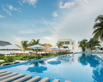 Real Inn Cancún - Cancún - Pool