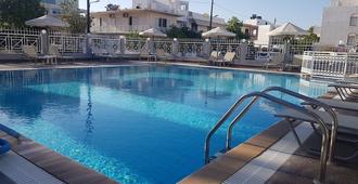 Zouboulia Apartments - Kardamena - Bể bơi