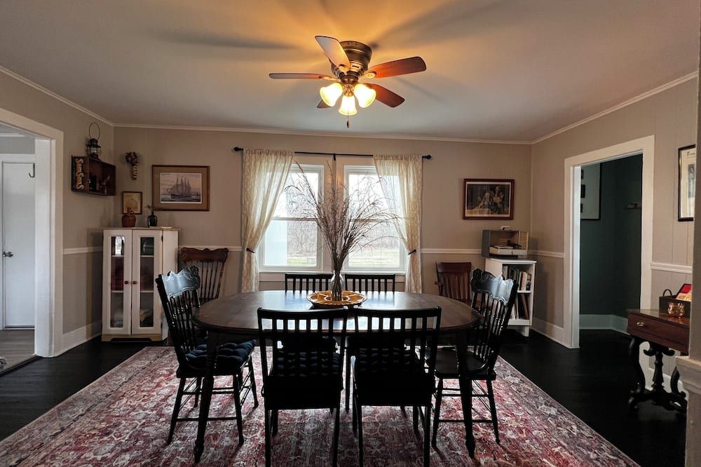 Charming historic 2-bedroom farmhouse 4 miles from historic Milan with WiFi - Milan - Jídelna