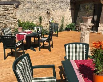 Auberge de l'Abbatiale - Auberive - Patio