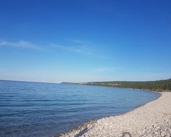 Hepworth Hostel - Sauble Beach - Beach