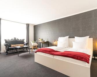 Schäfers Hotel - Cloppenburg - Bedroom