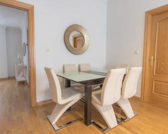 Apartamentos Recogidas 10 - Granada - Phòng ăn