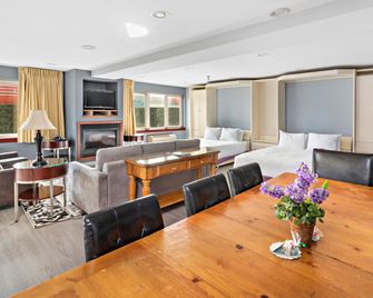 إن آت سي سايد - سياسيدي (أورغون) - غرفة نوم