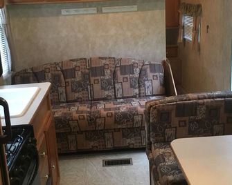 Summer Camper Rental - Beavercreek - Wohnzimmer