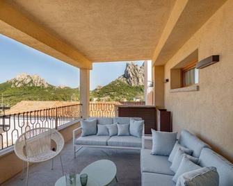 Appartamento Azzurro - San Pantaleo - Balcony