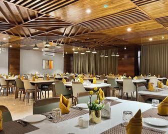 Vits Satyajeet Karad - Karād - Restaurante