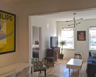 Park View Apartment In the Heart of Hudson - Hudson - Living room
