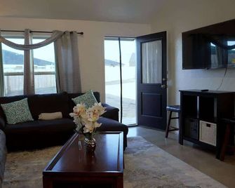 Peaceful Stay Near Fort Cavazos - Copperas Cove - Вітальня