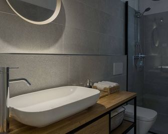 The Island Place - Bol - Bagno