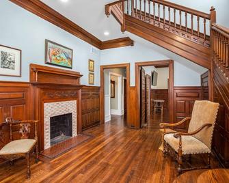 King Loft Suite in Boutique Inn - Winston-Salem - Sala de estar
