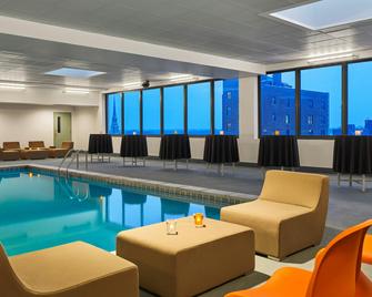 Aloft South Bend - South Bend - Piscina