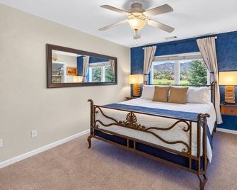 Mountain & Golf View Condo - Complimentary Spa Kit & Local Perks - New Castle