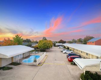 بوليفاردي موتور إن - واغا واغا - حوض السباحة