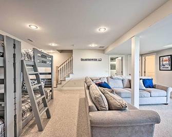 Slopeside Jackson Townhome on Black Mountain - Jackson - Living room