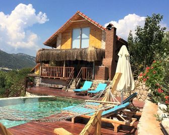 Ambar Evleri - Kalkan - Bazén