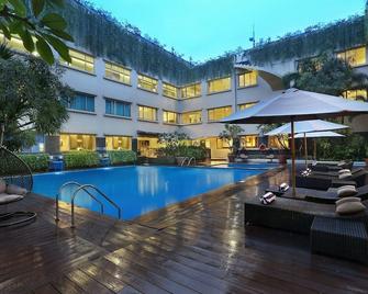Favehotel Premier Cihampelas - Bandung - Pool