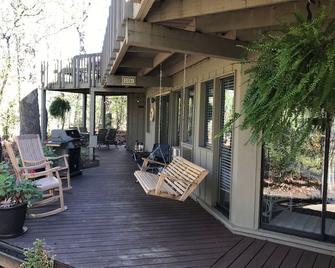 Abbey Springs - Relax and Unwind - 1 Dollar Wednesdays - Dog Friendly - Fontana-On-Geneva Lake - Patio