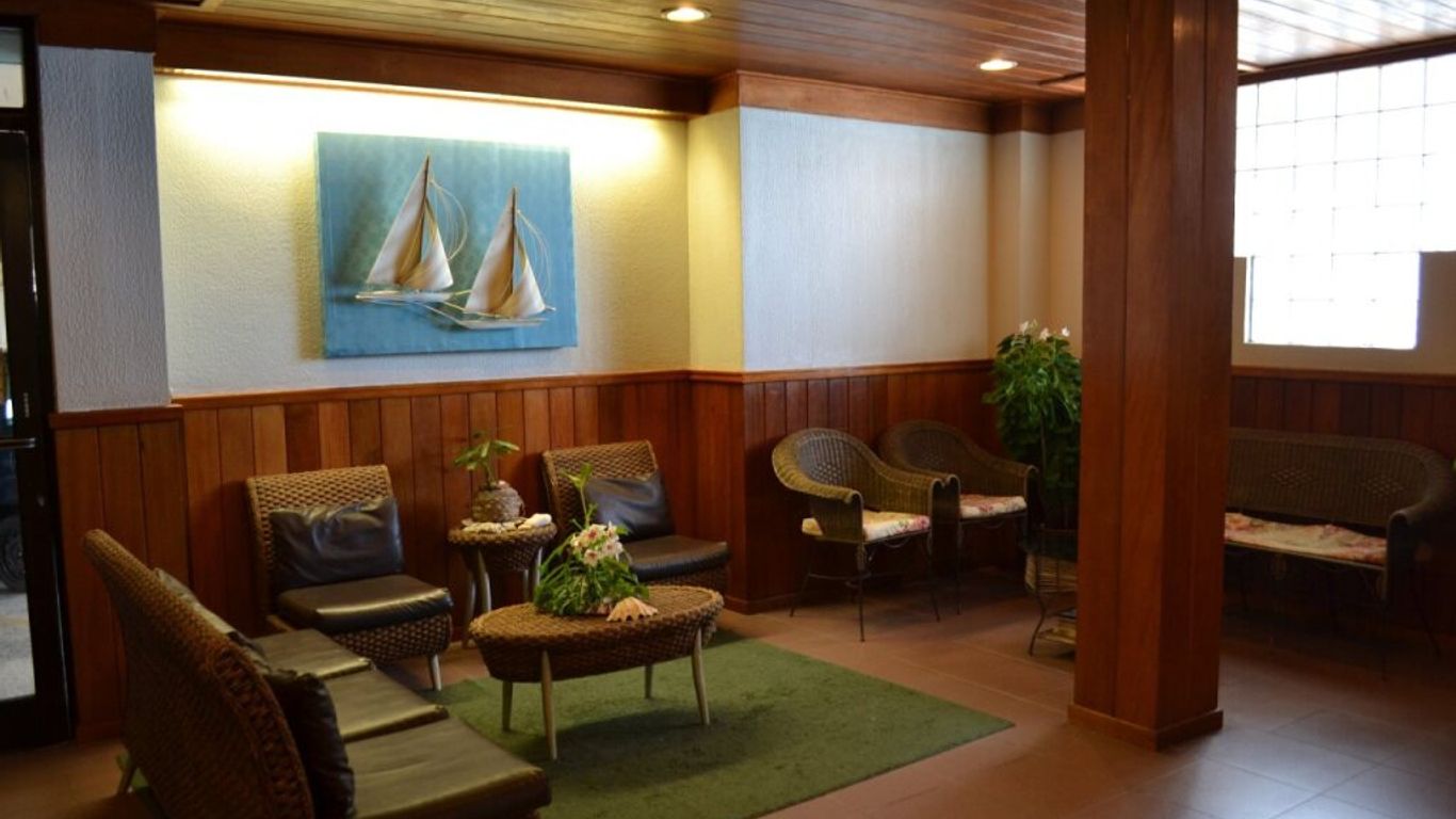 West Plaza Hotel by the Sea