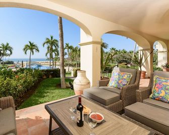 Cozy 2-Bedroom Condo in Beautiful San José del Cabo, just steps to the Beach! - 卡波聖盧卡 - 天井