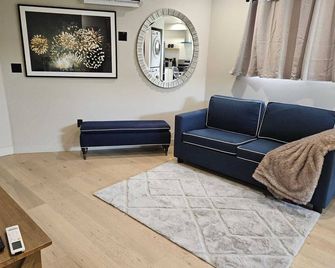 Modern 4 & 5 Br Townhomes Minutes from Downtown La - Los Ángeles - Sala de estar