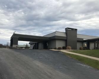 Days Inn by Wyndham Maysville Kentucky - Maysville - Building