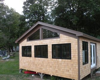 Relax at Crescent Lake - Wolfeboro - Building