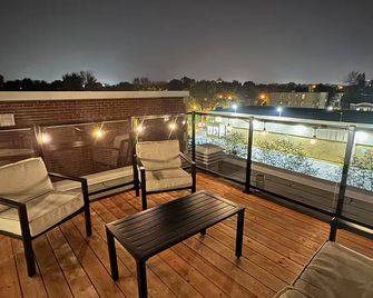 Le Madison Charmant et Unique 3 bedrooms - Quebec - Parveke