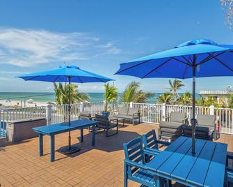 Beach Club at Anna Maria Island #1 Resort by RVA - Bradenton Beach - Balcony