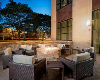 Courtyard By Marriott Niagara Falls, Usa - Cascate del Niagara - Patio