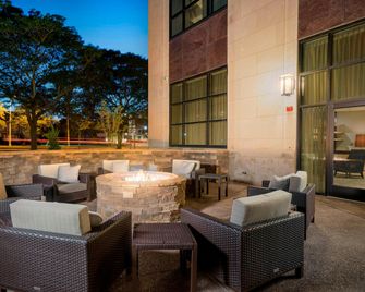 Courtyard By Marriott Niagara Falls, Usa - Cataratas do Niágara - Pátio