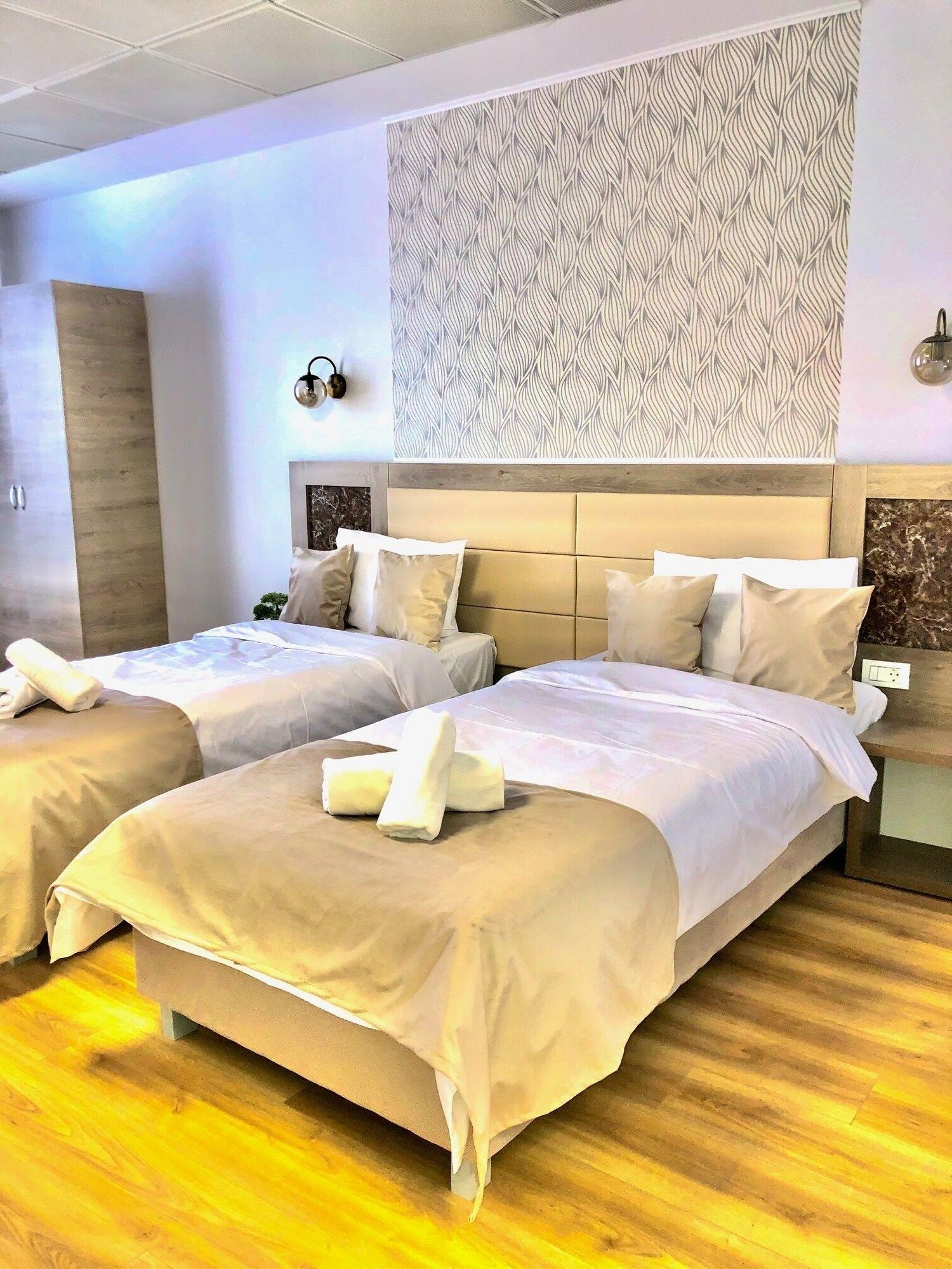 Sir Fundeni Hotel thumbnail 2