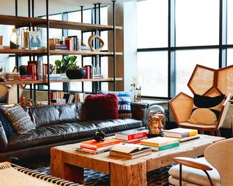 هوتل كابوكي، بارت اوف جاي دي في باي حياة - سان فرانسسكو - ردهة