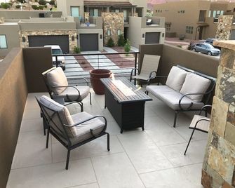 4BR w/ Loft on 18th Hole - Sleeps 10 w/ Fire Pit - Saint George - Balcón