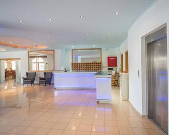 Silver Beach Hotel and Annexe Apartments - Roda - Front desk