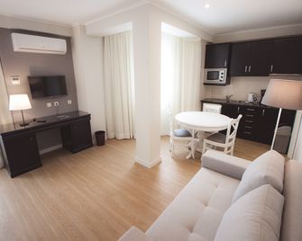 Hotel Gaivota Azores - Ponta Delgada - Makuuhuone