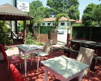 Sefa Green Hotel - Karacasu - Innenhof