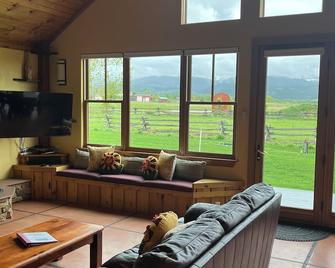 Dreamcatcher Lodge With A Stunning View Of The Tetons - Alta - Sala de estar