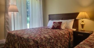 Pioneer Inn by the River - Port Hardy - Bedroom