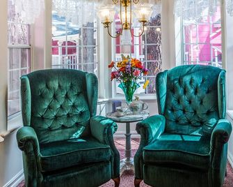 Apples Bed and Breakfast Inn - Big Bear Lake - Sovrum