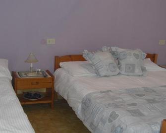 Albergo Stella D'Italia - Tenno - Camera da letto