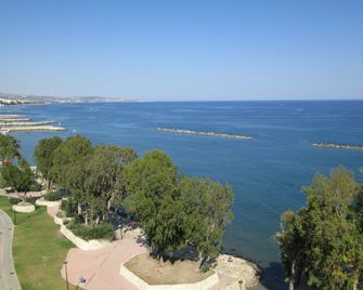 Harmony Bay Hotel - Лімасол - Вигляд зовні