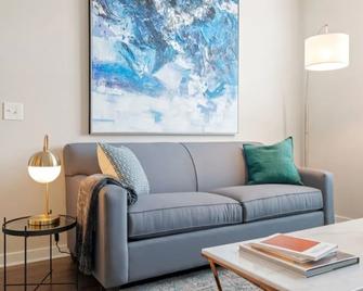 Kasa Dallas Apartments Near SMU - Dallas - Living room