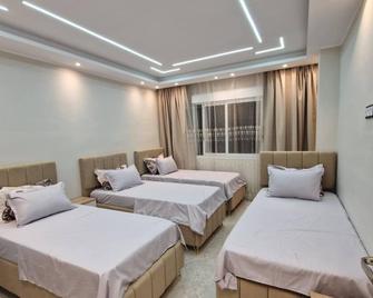 Large T2 A 10mn De l'aéroport de plage d'ablette beatch - Algiers - Bedroom