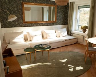 Boho Suite Zürich - 80 qm, 3 Schlafzimmer, Balkon & Zugang zur Dachterrasse mit Grill & Seesicht - Zürich