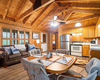 Oak Hill Cabin - Somerset - Phòng ăn