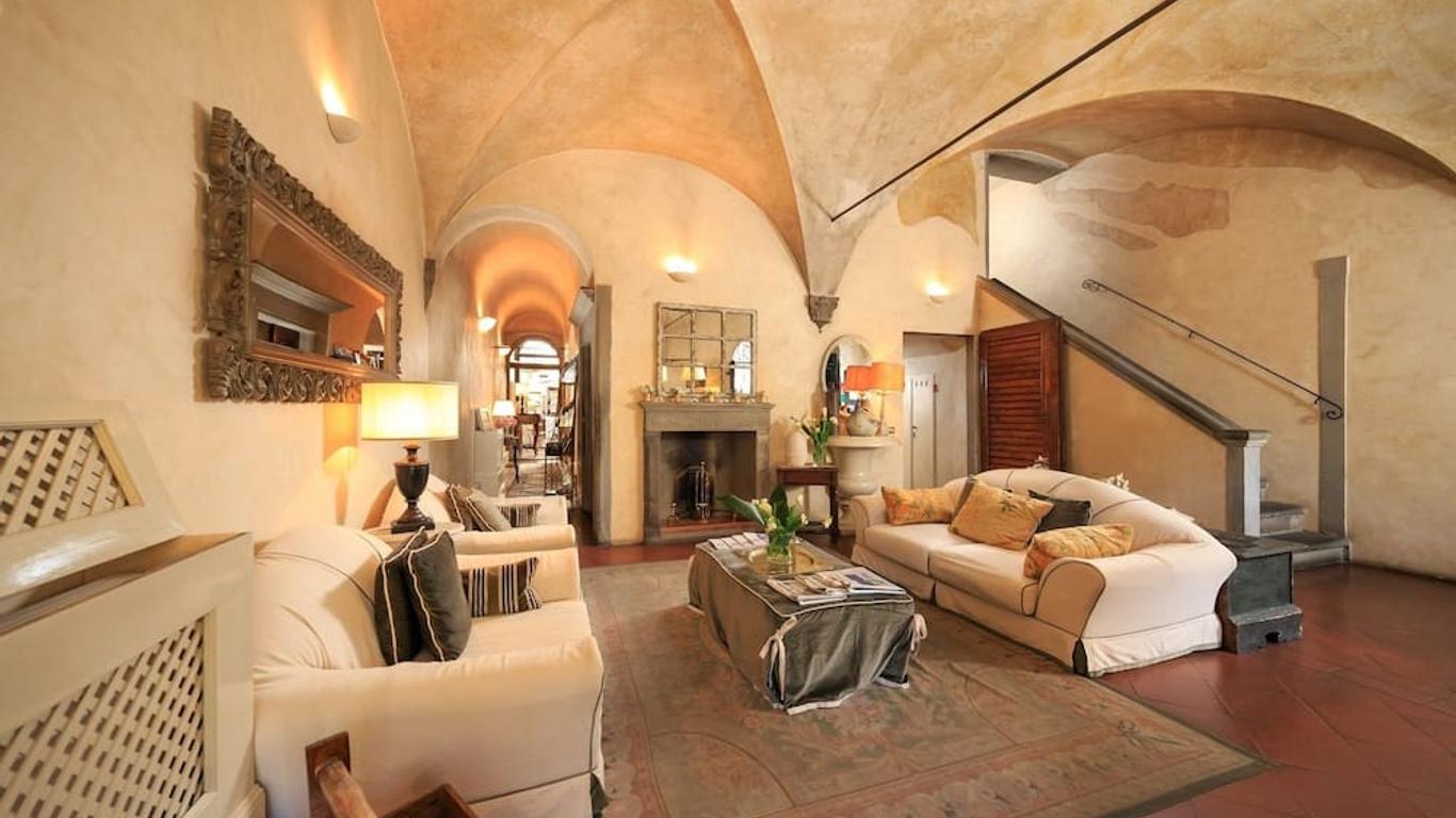 J And J Historic House Hotel