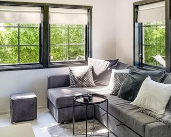 Gorgeous Home In Skivarp With Kitchen - Skivarp - Living room