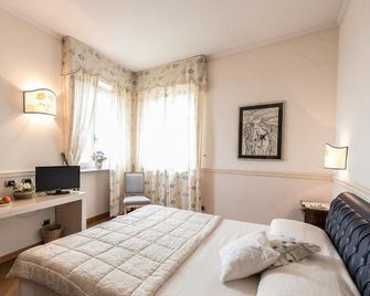 Ristorante Albergo Ca' Vittoria - Tigliole - Slaapkamer